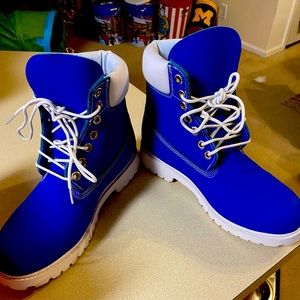 Timberland bright blue and white 8.5 mens shoes
